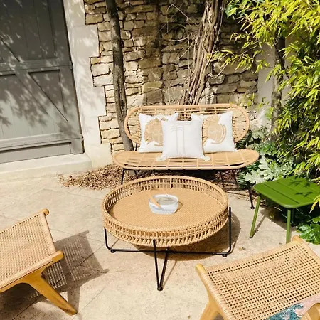 Charming With Courtyard *