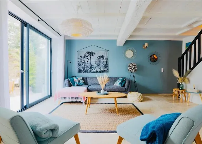 Charming With Courtyard Hébergement de vacances Le Bois-Plage-en-Ré