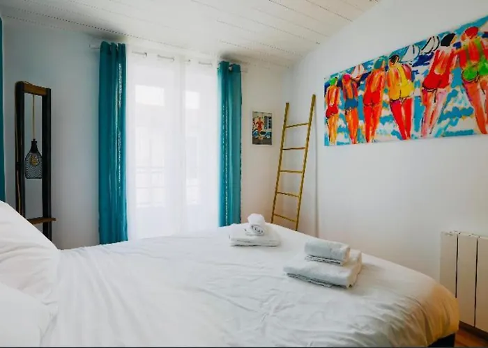 Charming With Courtyard Hébergement de vacances Le Bois-Plage-en-Ré