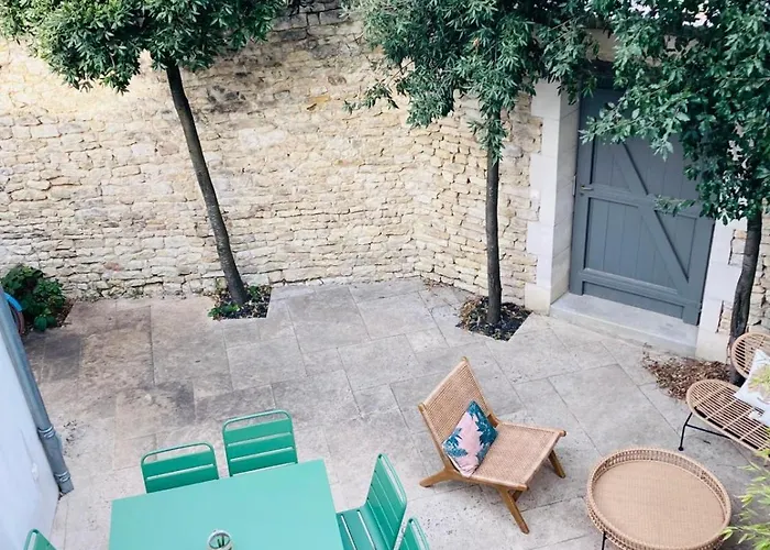 Hébergement de vacances Charming With Courtyard Le Bois-Plage-en-Ré